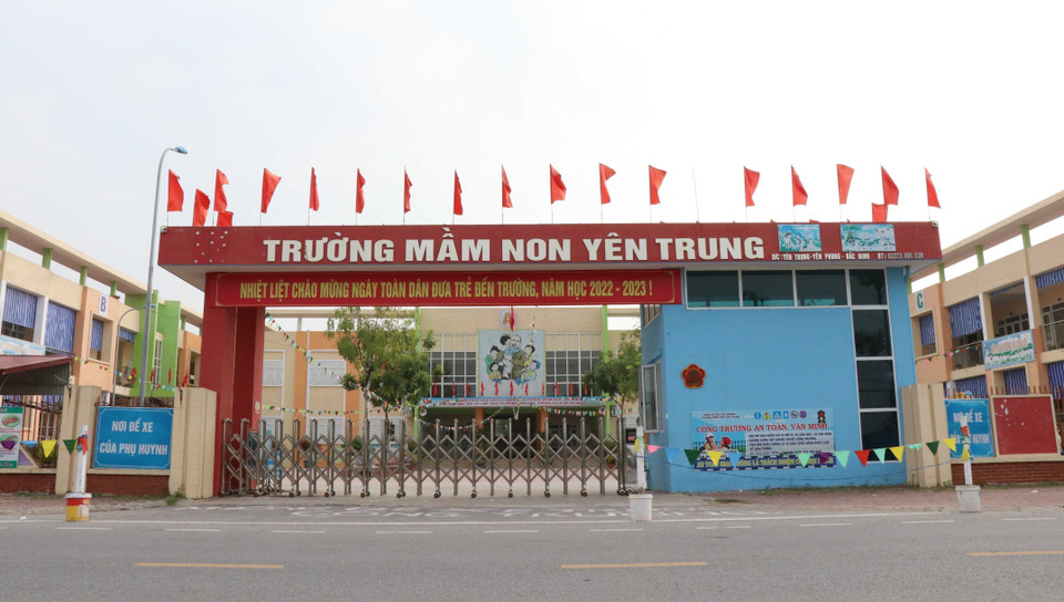 Trường mầm non xã Yên Trung, huyện Yên Phong, tỉnh Bắc Ninh được đầu tư hiện đại đáp ứng nhu cầu gửi trẻ của công nhân, người lao động. (Ảnh: Đinh Văn Nhiều/TTXVN)