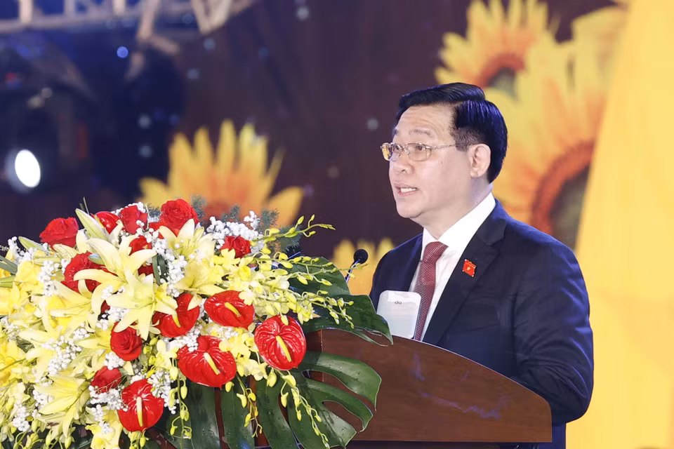 Chủ tịch Quốc hội Vương Đình Huệ phát biểu tại lễ kỷ niệm.(Ảnh: Doãn Tấn/TTXVN)