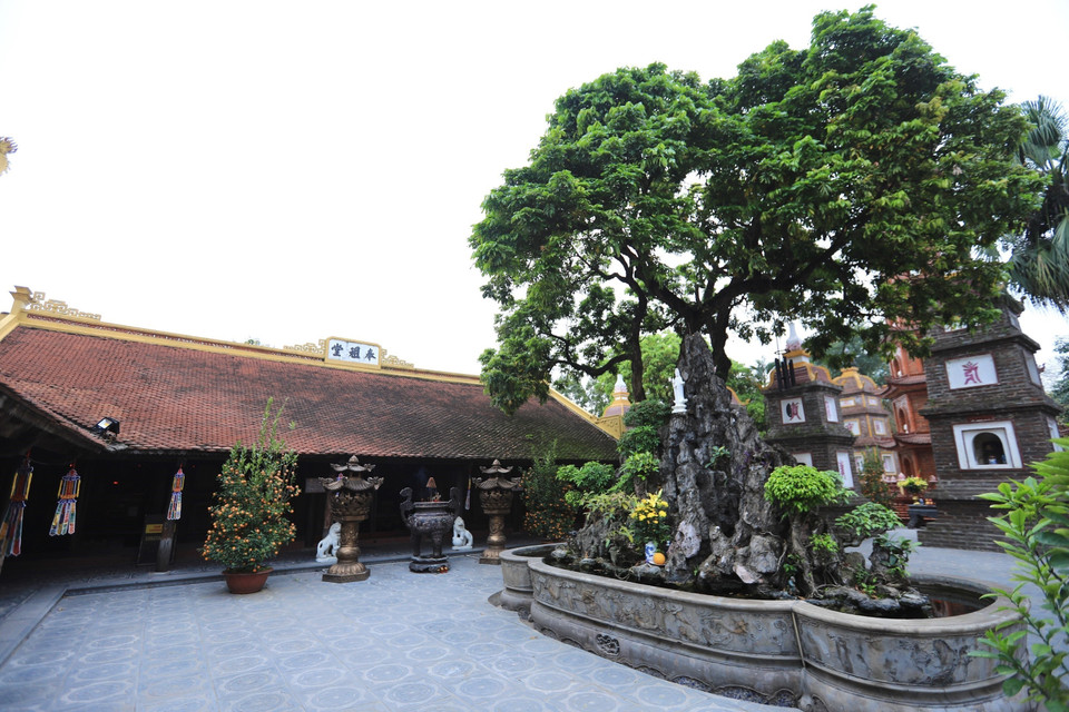 Chính điện chùa Trấn Quốc. (Ảnh: Hoàng Hiếu/TTXVN) 