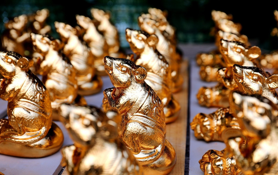 Sản phẩm gốm Kỳ Linh Canh Tý hoàn thiện chuẩn bị cho bày bán phục Tết Canh Tý. (Ảnh: Thành Đạt/TTXVN)