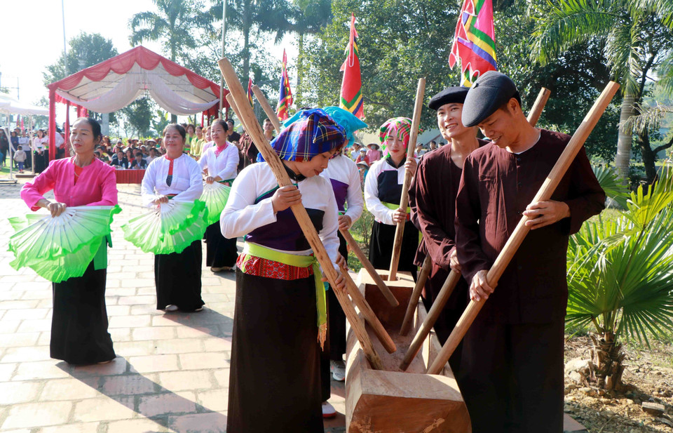 Đâm Đuống - Nét văn hóa đặc trưng của đồng bào dân tộc Mường. (Ảnh: Trung Kiên/TTXVN)