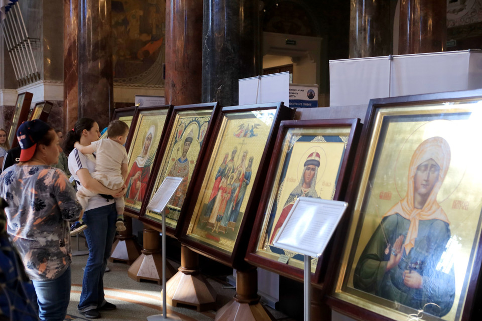 Nhà thờ Thánh Nikolas không chỉ là địa chỉ thiêng liêng đối với đời sống tinh thần của các lực lượng hải quân Nga, mà còn là điểm đến luôn thu hút đông đảo du khách. (Ảnh: Trần Hiếu/TTXVN)