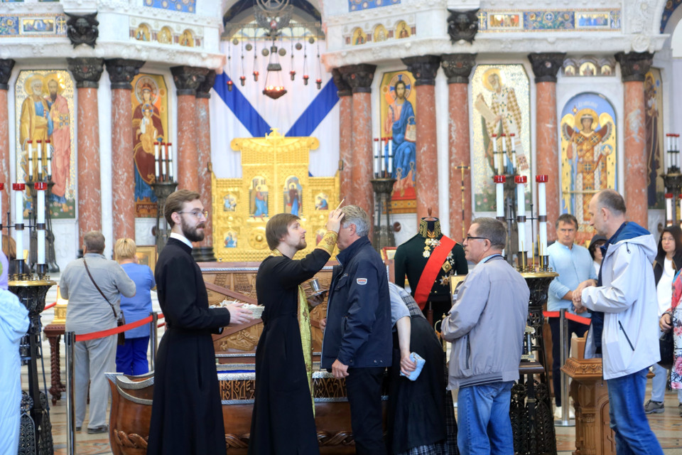 Nhà thờ là địa chỉ linh thiêng đối với đời sống tâm linh của các lực lượng hải quân Nga và người dân địa phương. (Ảnh: Trần Hiếu/TTXVN)