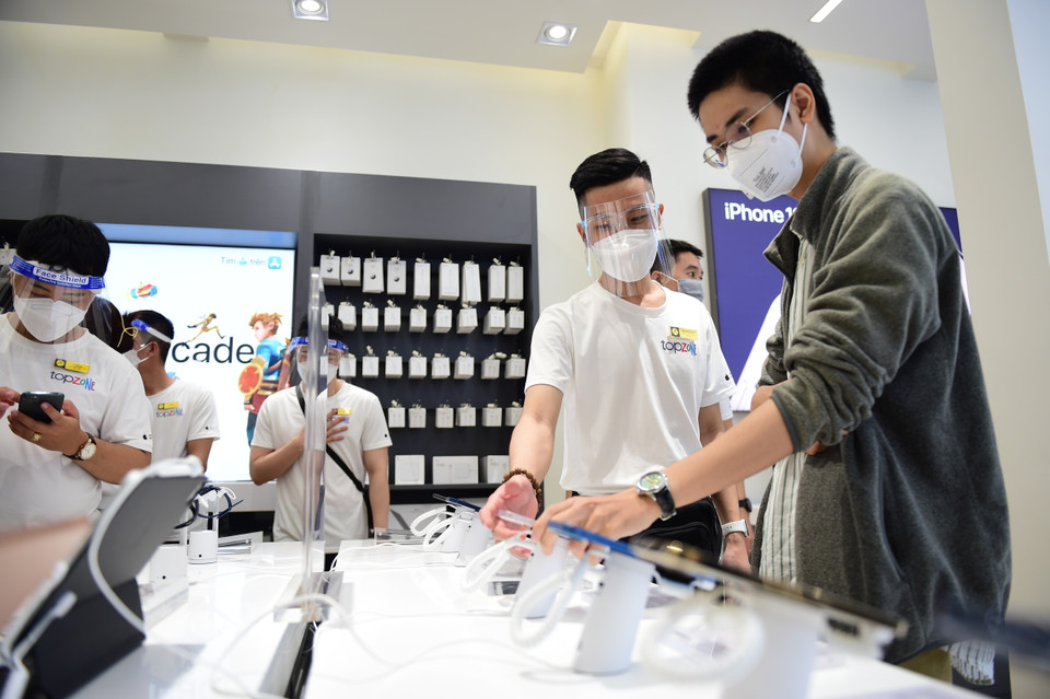 Tại TopZone, khách hàng yêu mến hệ sinh thái Apple sẽ tìm thấy đầy đủ và đa dạng nhất các sản phẩm như iPhone, iPad, Apple Watch, MacBook và các phụ kiện...