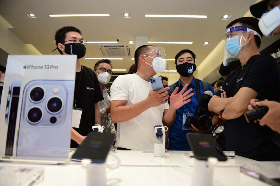 Là thành viên của Thế Giới Di Động, TopZone có lợi thế chính sách bảo hành, đổi trả tại hơn 2,700 điểm bán của Thegioididong và Điện máy Xanh.