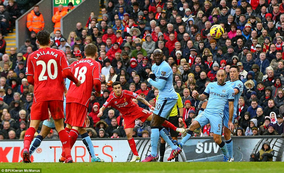 Phút 75, Coutinho xử lý tự tin trước vòng 16m50 trước khi tung ra cú sút xa thành bàn vô cùng đẳng cấp làm tung lưới Man City.