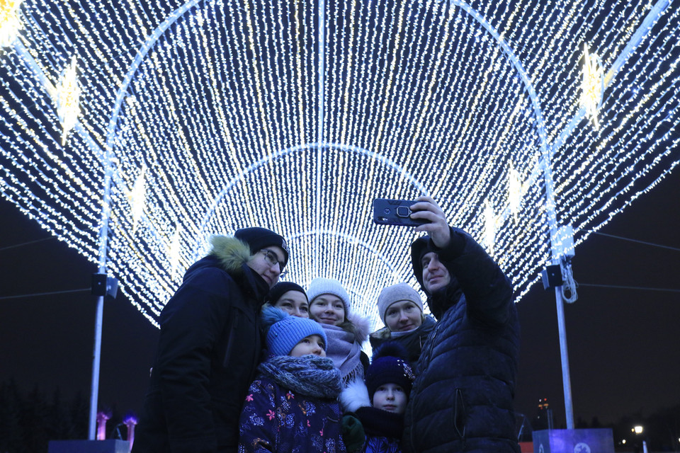 Lễ hội băng 2019 là dịp người dân Moskva cùng gia đình trải nghiệm những khoảnh khắc thú vị bên nhau trong dịp đón Năm mới 2020. (Ảnh: Trần Hiếu/TTXVN) 