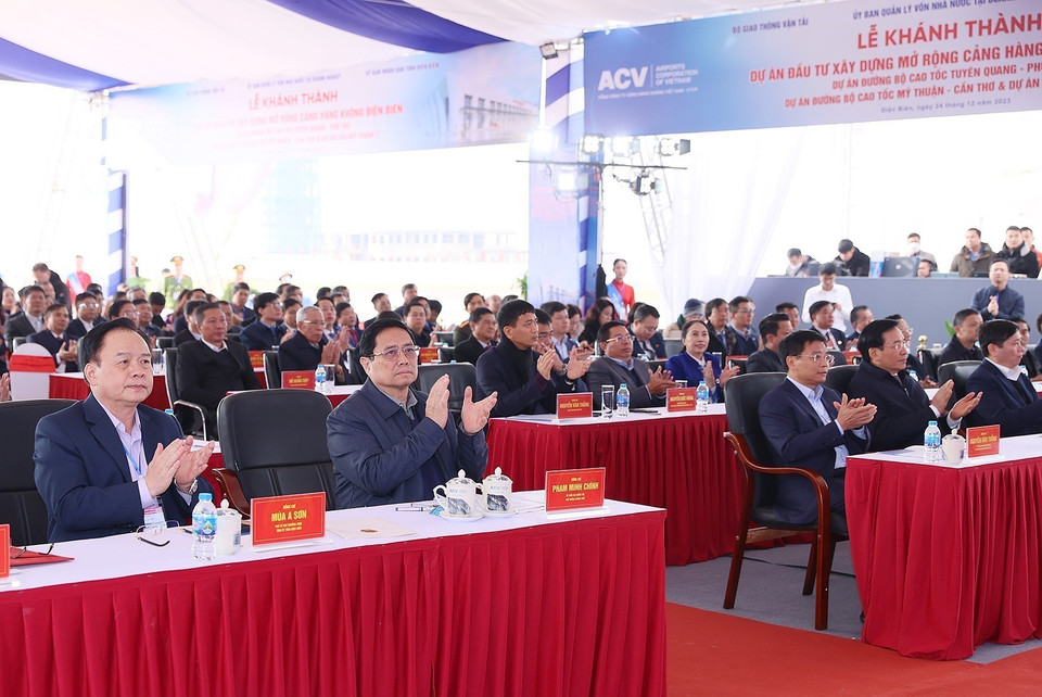 Thủ tướng Phạm Minh Chính dự lễ khánh thành Dự án đầu tư xây dựng mở rộng Cảng Hàng không Điện Biên. (Ảnh: Dương Giang/TTXVN)