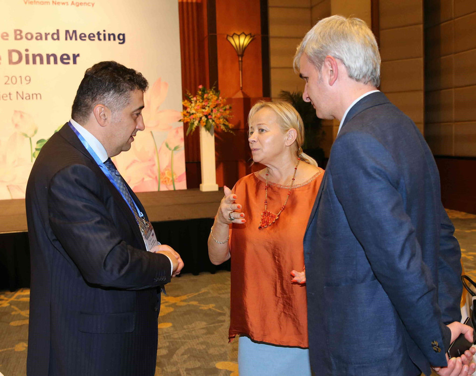 Các đại biểu tham dự Hội nghị Ban chấp hành OANA lần thứ 44 tại Hà Nội. (Ảnh: Văn Điệp/TTXVN)