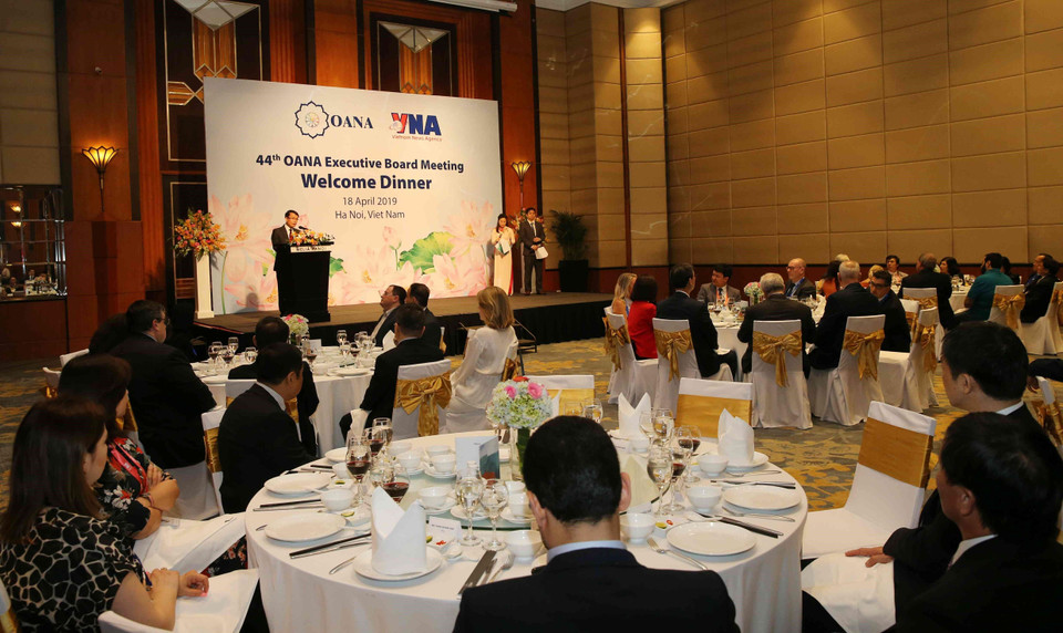 Quang cảnh buổi gặp các đại biểu tham dự Hội nghị Ban chấp hành OANA lần thứ 44 tại Hà Nội. (Ảnh: Văn Điệp/TTXVN)
