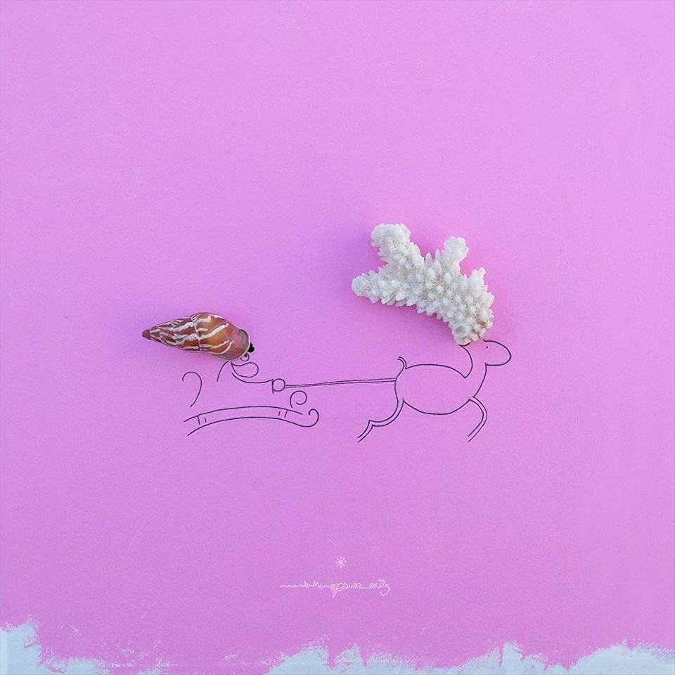 Xe Noel với ốc và san hô của ông già biển cả. (Nguồn: Sputnik)