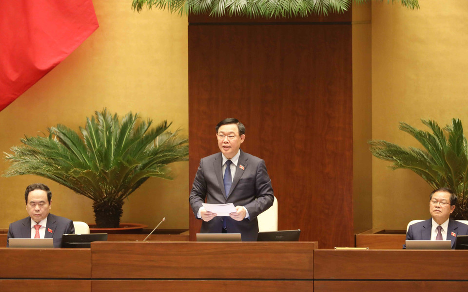 Chủ tịch Quốc hội Vương Đình Huệ điều hành phiên họp. (Ảnh: Phương Hoa/TTXVN)