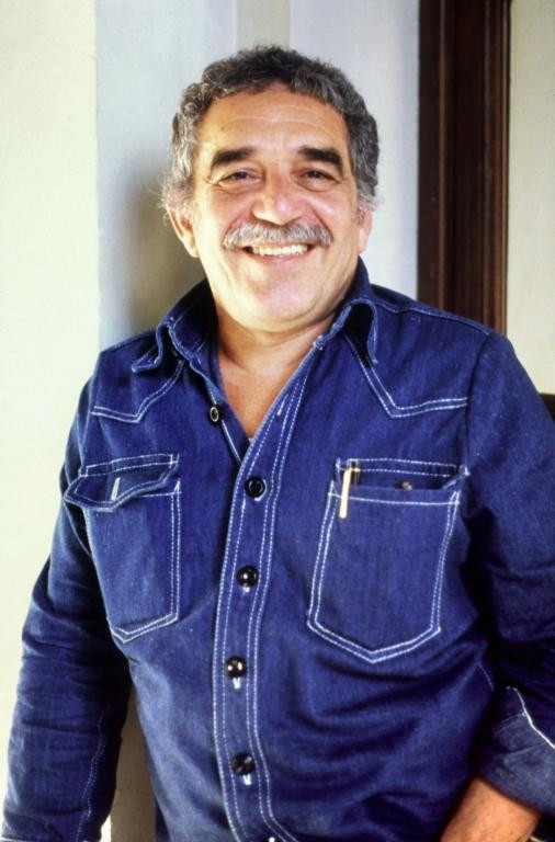 Nhà văn Gabriel Garcia Marquez hạnh phúc sau khi ông được trao giải Nobel văn học vào năm 1982. (Nguồn: AFP)