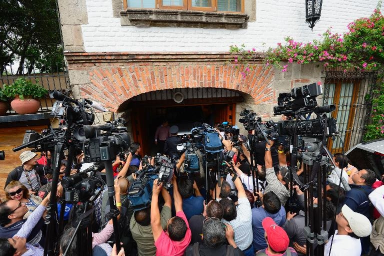 Giới truyền thông vây kín nơi diễn ra tang lễ nhà văn Gabriel Garcia Marquez ở Mexico. (Nguồn: AFP)