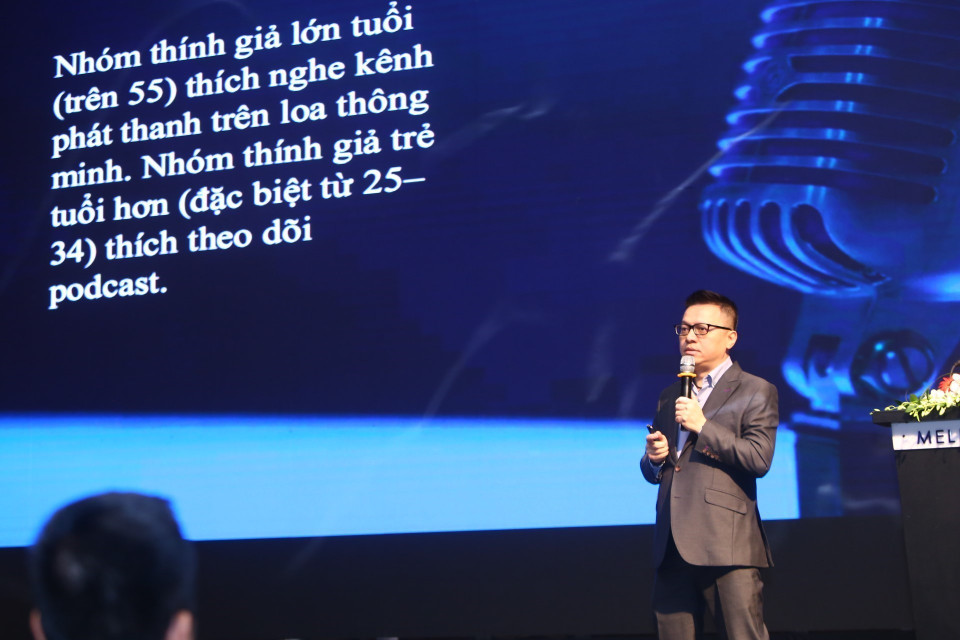 Phó Tổng giám đốc TTXVN Lê Quốc Minh trình bày tham luận tại Diễn đàn Báo chí và Công nghệ, do Bộ Thông tin và Truyền thông tổ chức, sáng 13/11/2019, tại Hà Nội. (Ảnh: Minh Quyết/TTXVN)