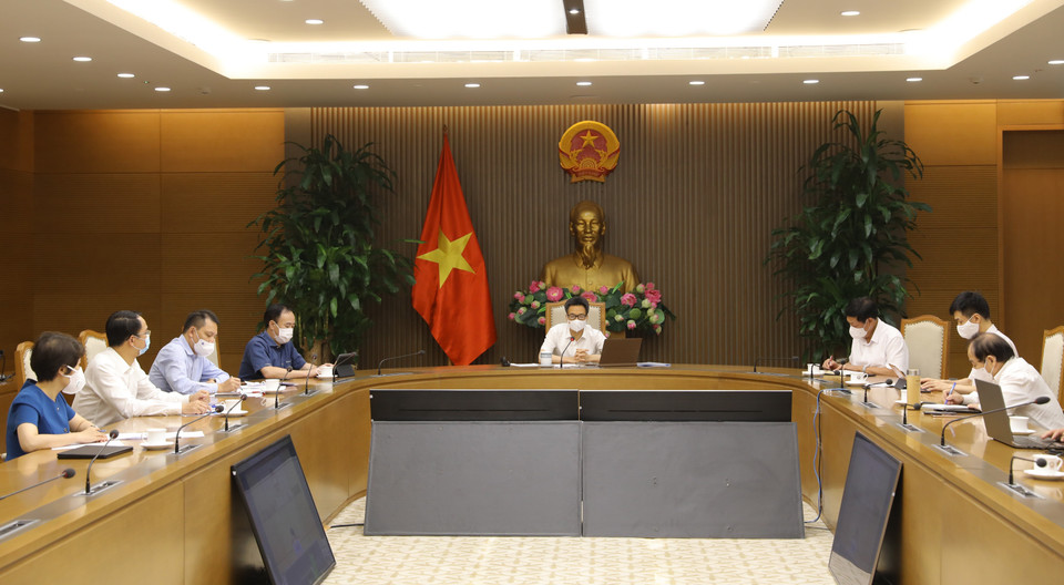 Phó Thủ tướng Vũ Đức Đam chủ trì cuộc họp. (Ảnh: Nguyễn Điệp/TTXVN)