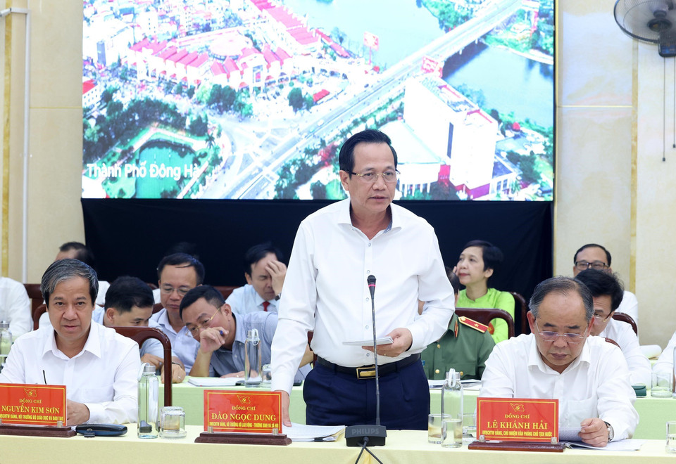 Đồng chí Đào Ngọc Dung, Ủy viên Trung ương Đảng, Bộ trưởng Bộ Lao động-Thương binh và Xã hội phát biểu. (Ảnh: Lâm Khánh/TTXVN)