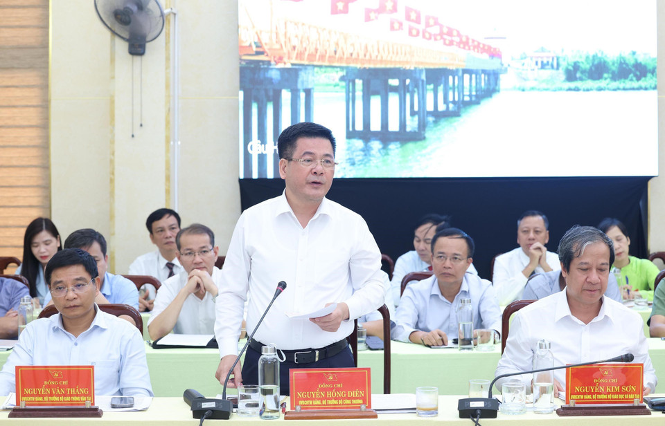 Đồng chí Nguyễn Hồng Diên, Ủy viên Trung ương Đảng, Bộ trưởng Bộ Công Thương phát biểu. (Ảnh: Lâm Khánh/TTXVN)