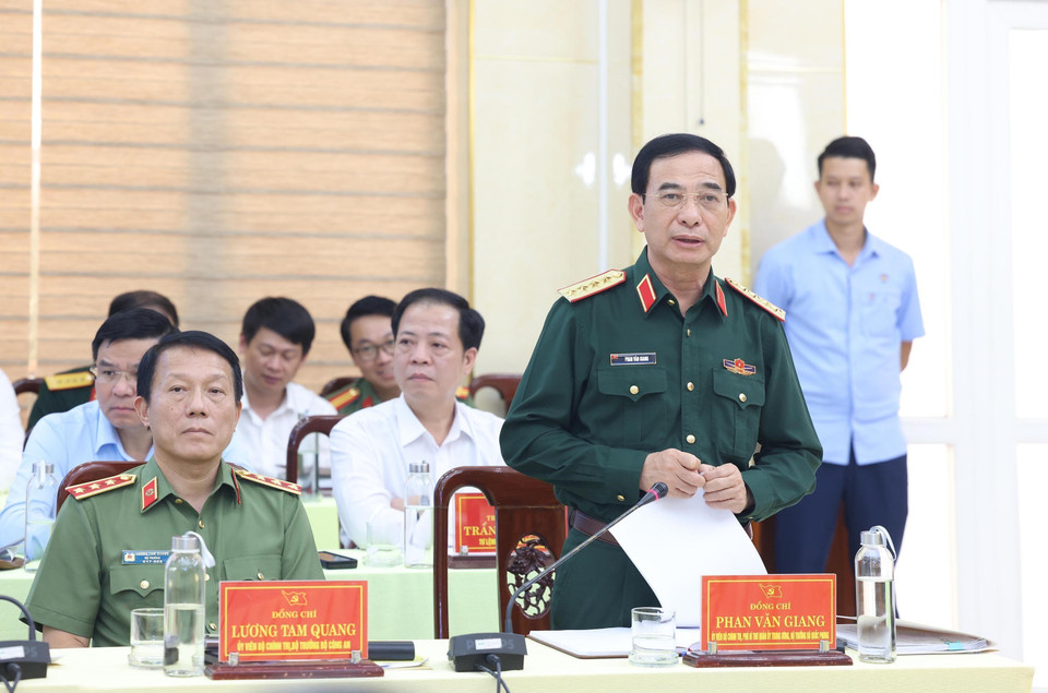 Đại tướng Phan Văn Giang, Ủy viên Bộ Chính trị, Bộ trưởng Bộ Quốc phòng phát biểu. (Ảnh: Lâm Khánh/ TTXVN)