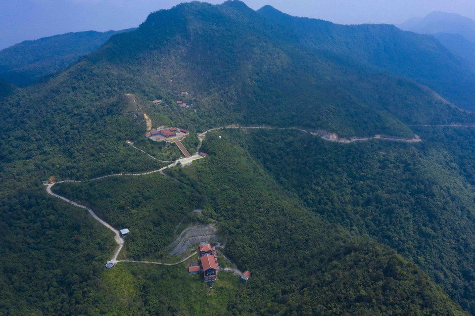 Quần thể chùa, am Ngọa Vân nằm trên núi Bảo Đài thuộc địa phận 2 xã An Sinh và Bình Khê (Đông Triều, Quảng Ninh). Ở độ cao hơn 500m so với mực nước biển, chùa có địa thế đẹp, tựa lưng vào đỉnh Ngọa Vân. (Ảnh: Minh Đức/TTXVN)