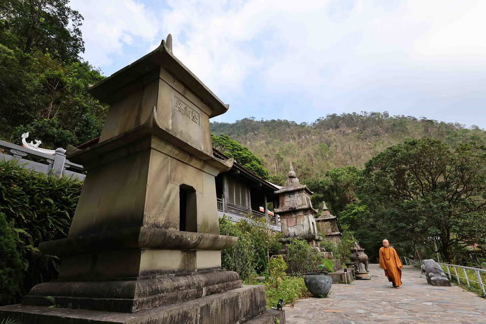Chùa Am Ngọa Vân là nơi mà Phật Hoàng Trần Nhân Tông từng tu hành đắc đạo. Vì thế ngôi chùa này là thánh địa của Phật Giáo Trúc Lâm. (Ảnh: Minh Đức/TTXVN)