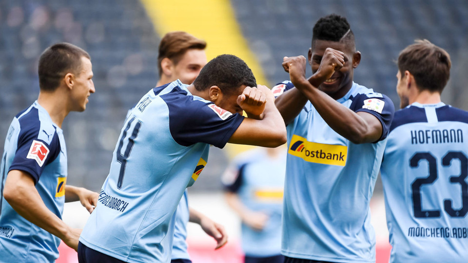 Borussia Mönchengladbach đã nhẹ nhàng đánh bại Eintracht Frankfurt 3-1.