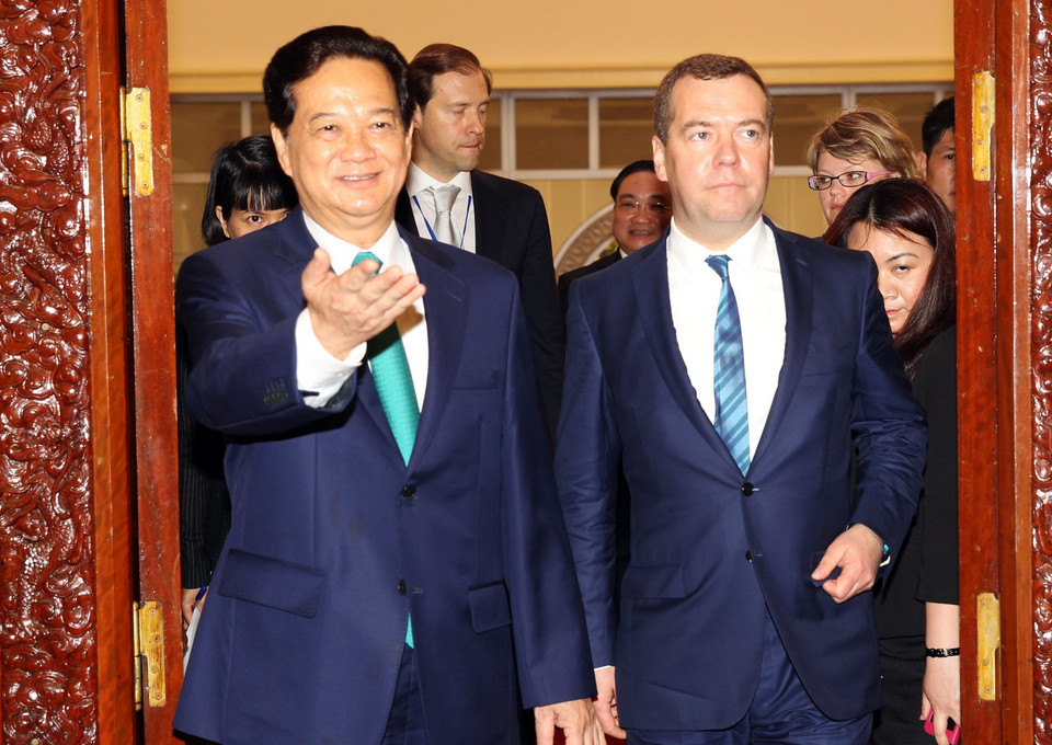 Hai Thủ tướng đến phòng hội đàm. (Ảnh: Đức Tám/TTXVN)