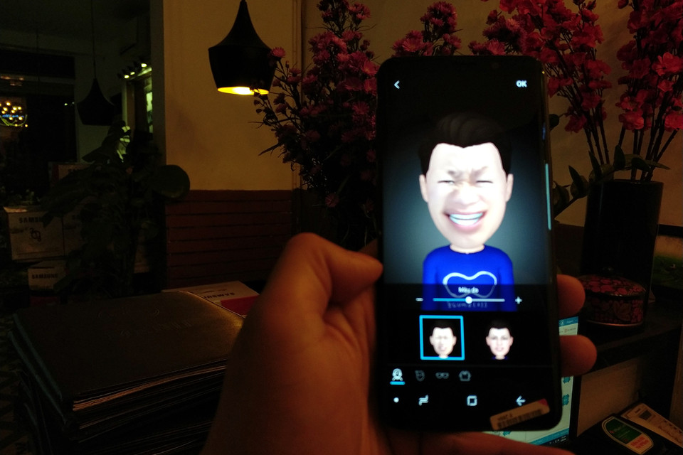 Người dùng có thể tự tạo emoji nhìn, phát tiếng và cử động giống như mình. (Ảnh: T.H/Vietnam+)