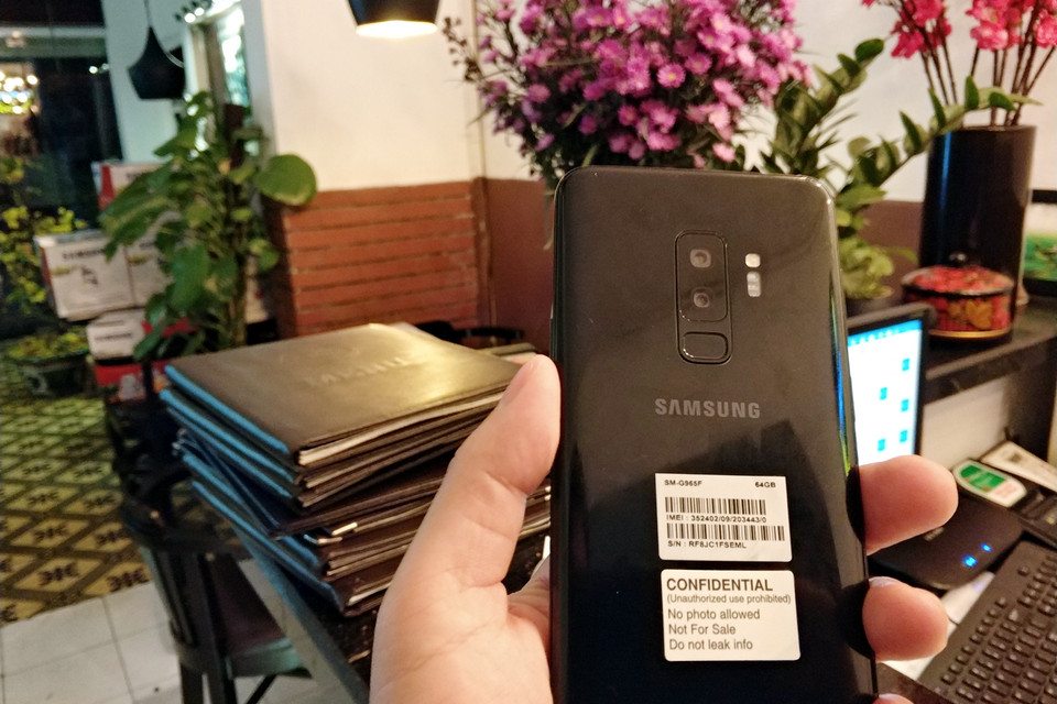 Mặt sau của thiết bị. (Ảnh: T.H/Vietnam+)