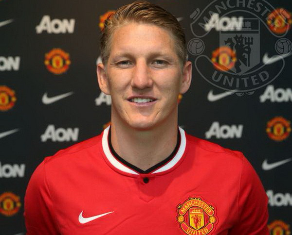 Tiền vệ người Đức, Bastian Schweinsteiger, 30 tuổi, đã ký hợp đồng 3 năm với chủ sân Old Trafford.