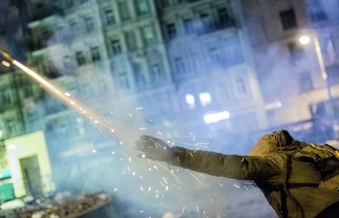 Tên lửa tầm cực ngắn của lực lượng biểu tình.