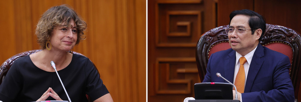 Thủ tướng Phạm Minh Chính và Đại sứ Hà Lan tại Việt Nam Elsbeth Akkerman. (Ảnh: Dương Giang/TTXVN)