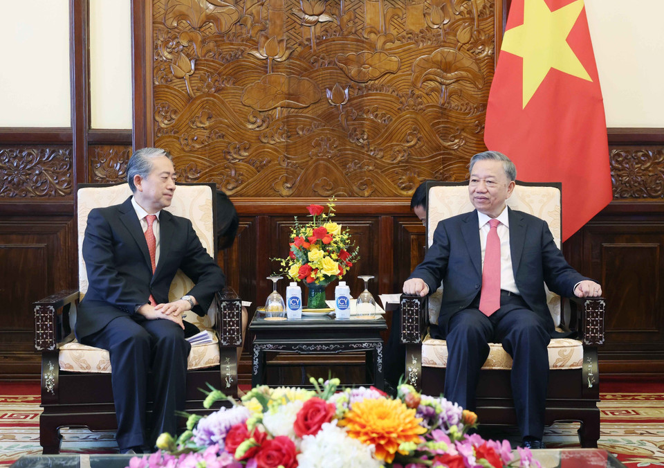 Chủ tịch nước Tô Lâm tiếp Đại sứ Trung Quốc tại Việt Nam Hùng Ba. (Ảnh: Nhan Sáng/TTXVN)