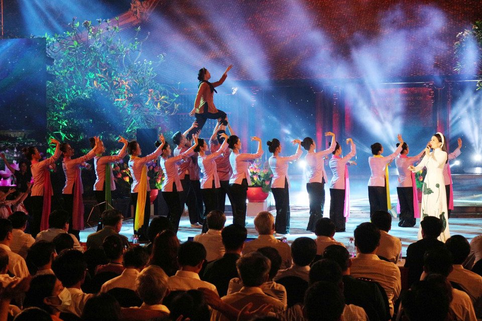 Một tiết mục nghệ thuật tại chương trình tại điểm Nghệ An. (Ảnh: Nguyễn Oanh/TTXVN)