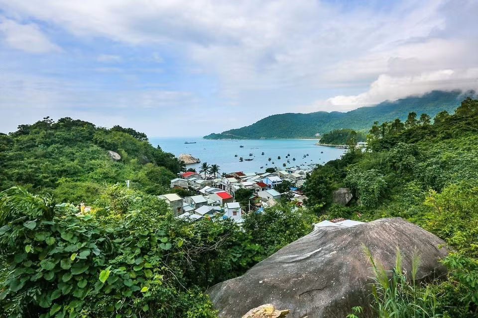 Phong cảnh Cù lao Chàm (xã đảo Tân Hiệp, thành phố Hội An, tỉnh Quảng Nam) nhìn từ trên cao. (Ảnh: TTXVN)