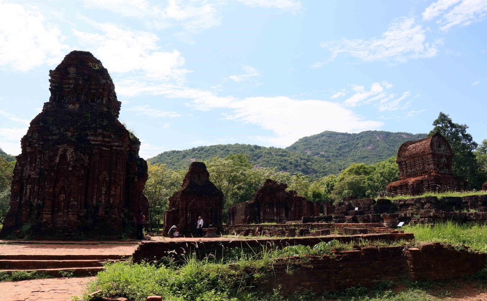 Khu đền tháp Mỹ Sơn là quần thể di tích đền tháp Chăm Pa nằm ở xã Duy Phú, huyện Duy Xuyên, tỉnh Quảng Nam. Năm 2019 là tròn 20 năm, Khu đền tháp Mỹ Sơn được UNESCO công nhận là Di sản văn hóa thế giới. (Ảnh: TTXVN)