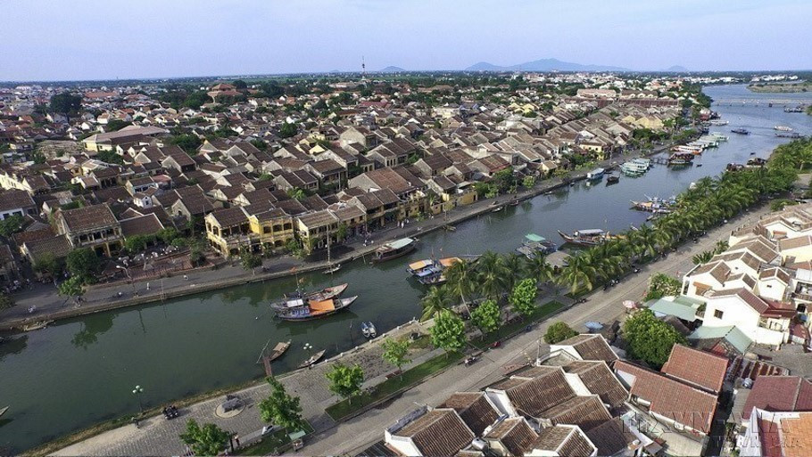 Hội An là điểm đến thân thiện nhất Việt Nam, tiếp sau là Phong Nha và Ninh Bình, theo Traveller Review Awards 2024. (Ảnh: TTXVN)