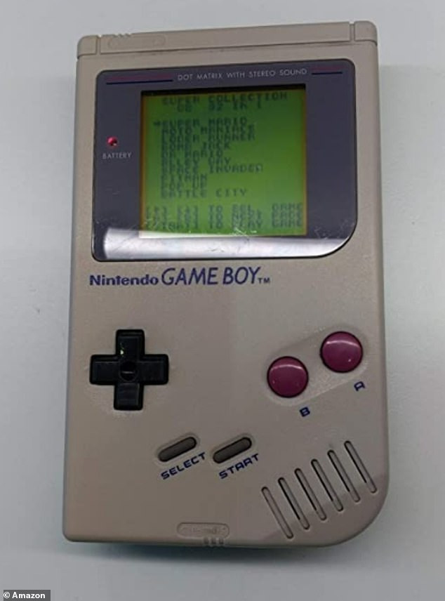 Những máy game boy cũ có thể được bán với giá 50 bảng. (Nguồn: Daily Mail)