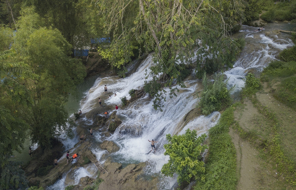 Thác Trăng nhìn từ trên cao. (Ảnh: Trọng Đạt/TTXVN)