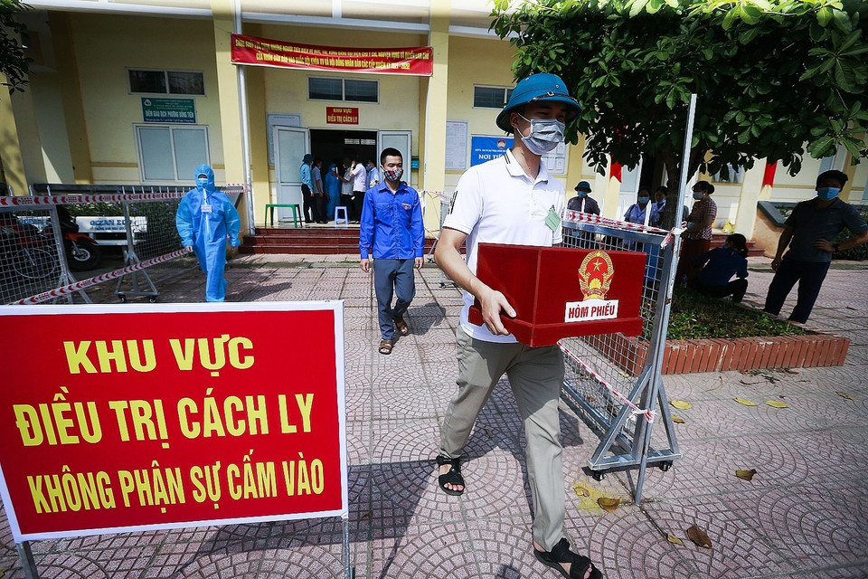 Diễn tập với các tình huống giả định và có đầy đủ của các lực lượng chức năng tham gia. (Ảnh: Trọng Đạt/TTXVN)