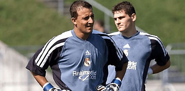 Mùa 2001-02, Casillas trải qua quãng thời gian khó khăn sau sự xuất hiện của César Sánchez. (Nguồn: Marca)