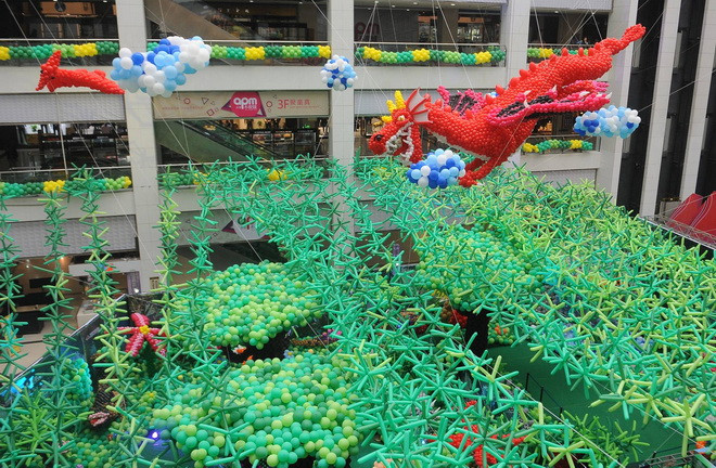 34 nghệ sỹ đã sử dụng 600.000 quả bóng bay để cho ra đời công viên đặc biệt trên. (Nguồn: CCTV)