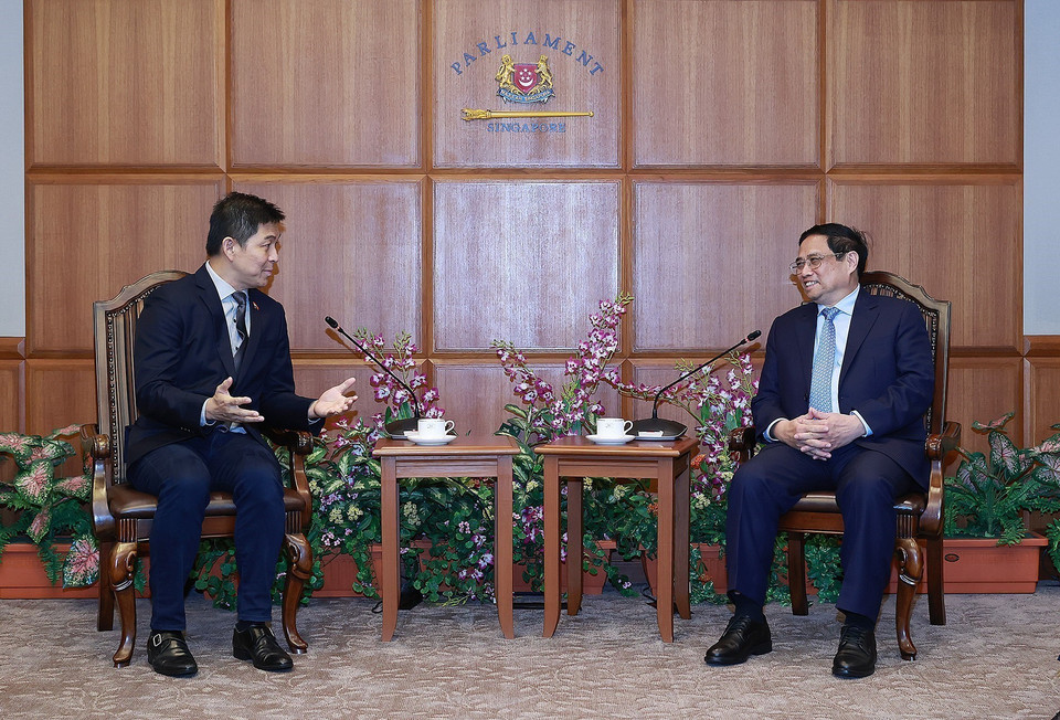 Thủ tướng Phạm Minh Chính hội kiến Chủ tịch Quốc hội Singapore Tan Chuan-Jin. (Ảnh: Dương Giang/TTXVN)