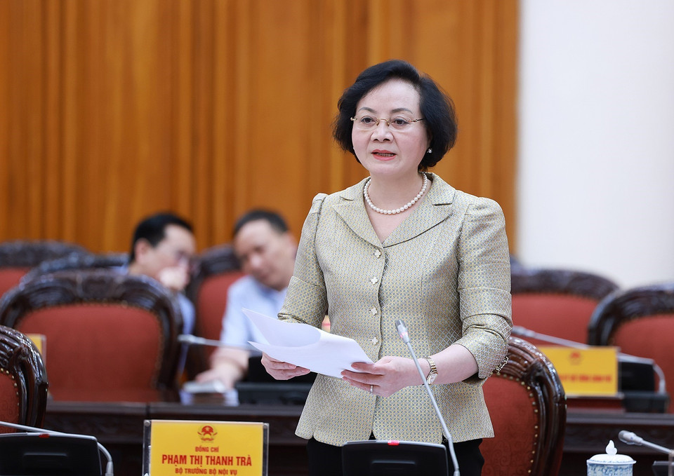 Bộ trưởng Bộ Nội vụ Phạm Thị Thanh Trà, Phó Trưởng Ban Chỉ đạo trình bày đề án mô hình tổ chức bộ máy của Chính phủ. (Ảnh: Dương Giang/TTXVN)