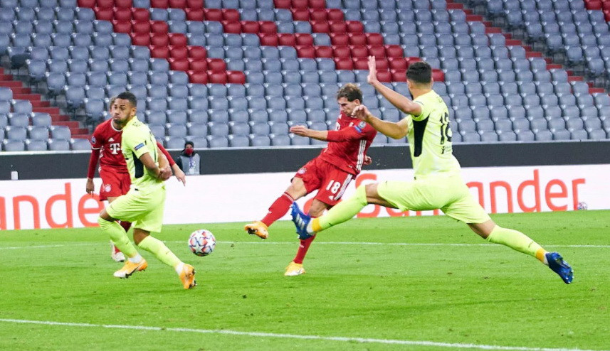 4 phút trước khi hiệp 1 khép lại, Coman còn có được chuyền kiến tạo cho Leon Goretzka tung ra cú sút... (Nguồn: FcBayern)