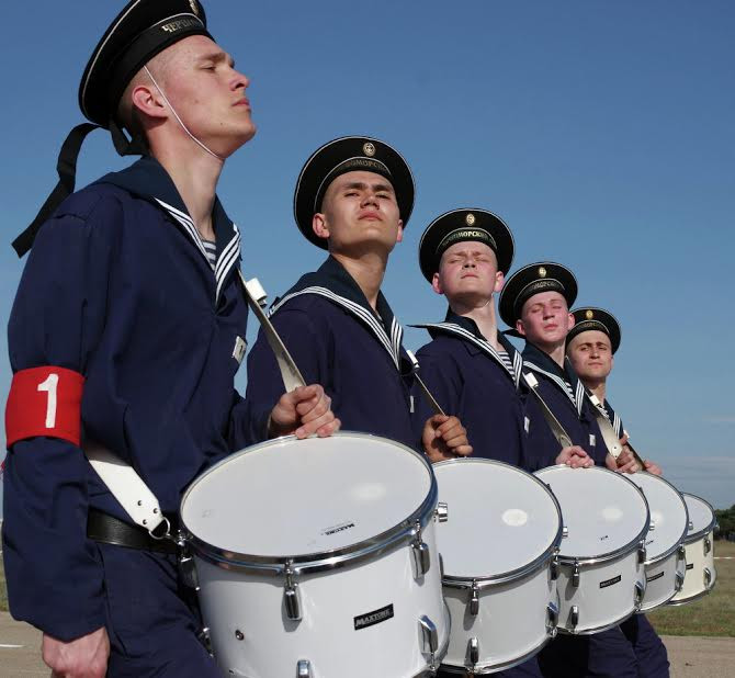 Buổi diễn tập đầu tiên của lính lục quân cho lễ diễu hành tại Sevastopol đã được tổ chức tại một sân bay quân sự thuộc Hạm đội Biển đen của Nga. (Nguồn: sputnik) 