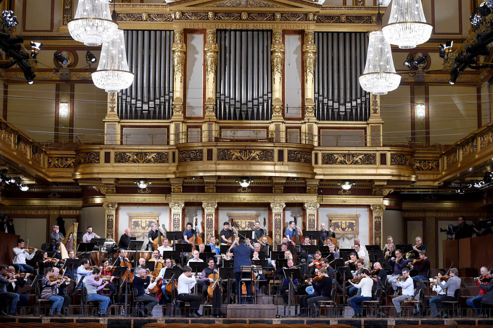 Các nghệ sỹ biểu diễn hòa nhạc chào đón Năm Mới 2020 tại Vienna, Áo, ngày 27/12/2019. (Ảnh: THX/ TTXVN)