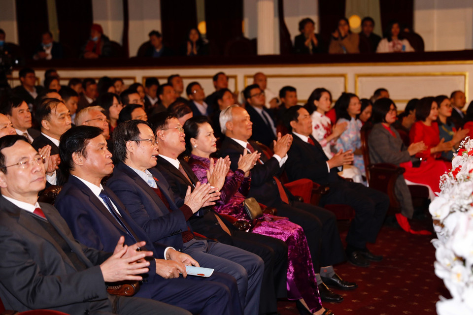 Chủ tịch Quốc hội Nguyễn Thị Kim Ngân và các đại biểu tham dự buổi lễ. (Ảnh: Trọng Đức/TTXVN)