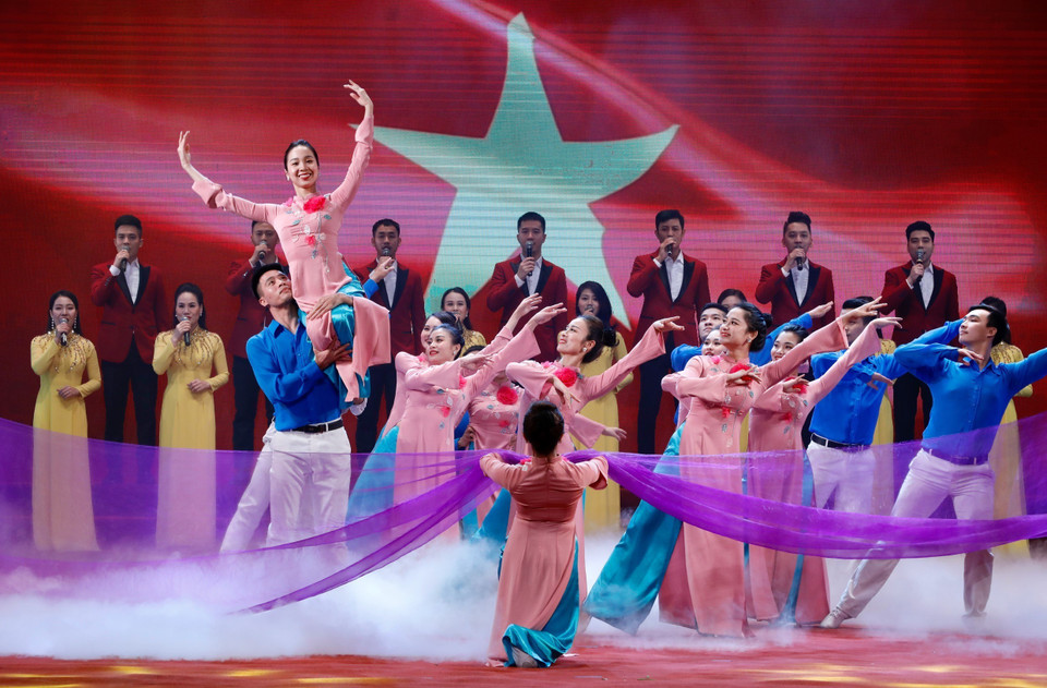 Chương trình nghệ thuật chào mừng tại buổi lễ.(Ảnh: Dương Giang/TTXVN)