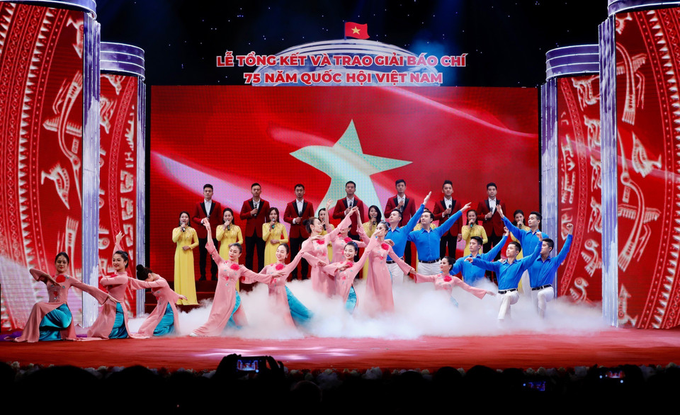 Chương trình nghệ thuật chào mừng tại buổi lễ.(Ảnh: Dương Giang/TTXVN)